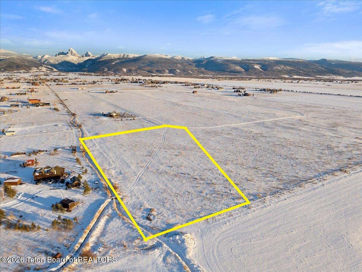443 Treasure Mountain Loop Driggs, ID 83422 - Photo 6 of 20 Aerial_Looking_SE_Outline_appx