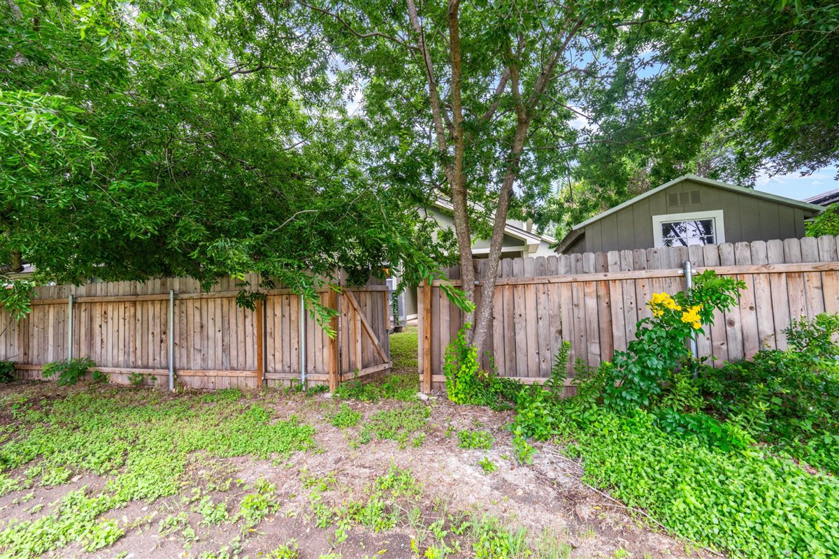 2147 Jasmine Path Round Rock, TX 78664 - Photo 35 of 36