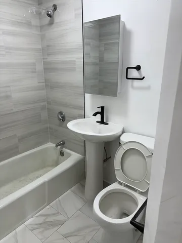 $4,200 | 564 Hyde Park Avenue, Unit 3, Boston, MA 02131