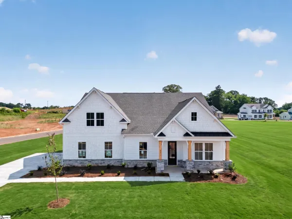 $698,817 | 401 Rustic Outland Drive, Simpsonville, SC 29681