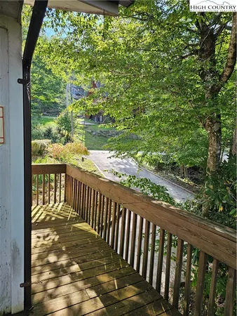 $585,000 | 109 Foxgrape Hollow Road, Beech Mountain, NC 28604