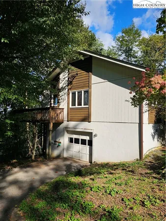 $585,000 | 109 Foxgrape Hollow Road, Beech Mountain, NC 28604