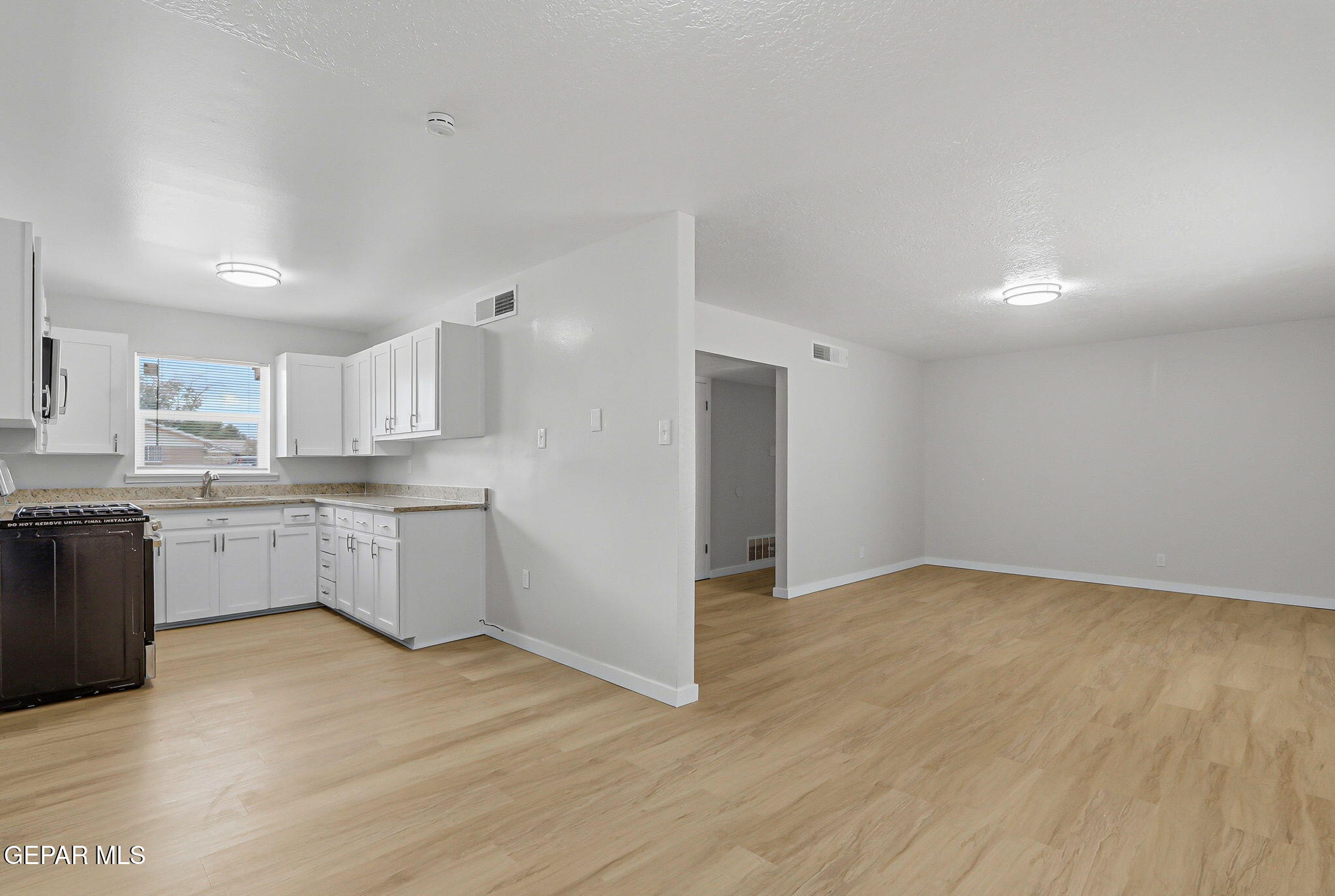 3413 Rutherglen Street El Paso, TX 79925 - Photo 8 of 33 14-web-or-mls-IMG_7915