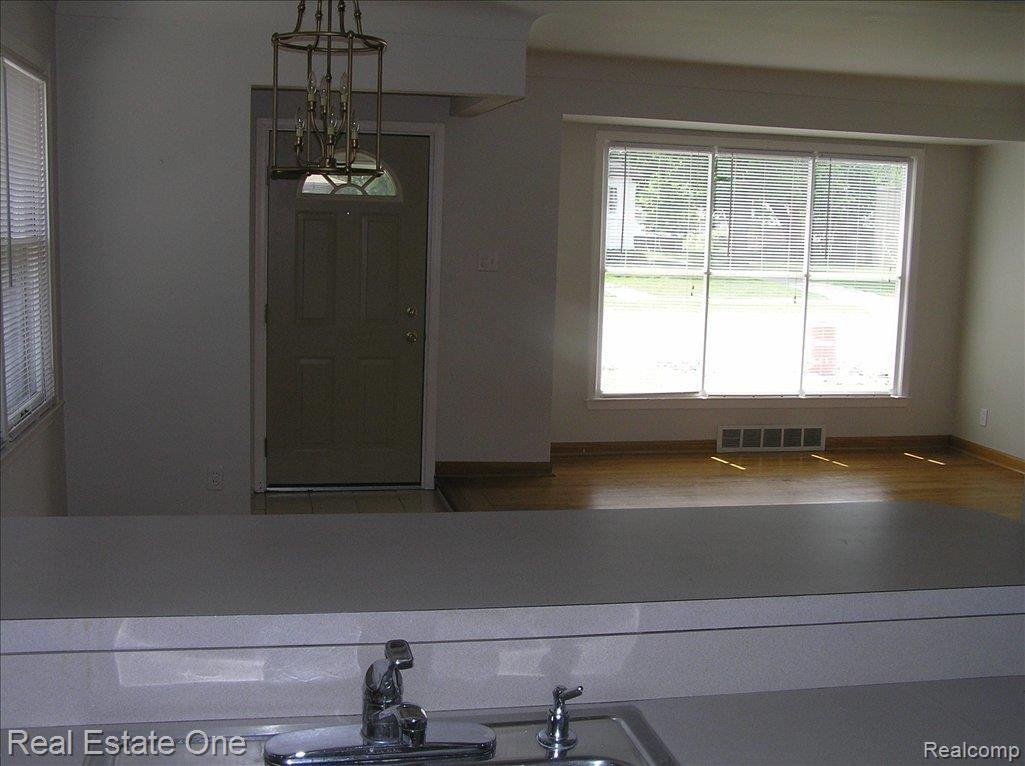 14645 Stephens Eastpointe 007