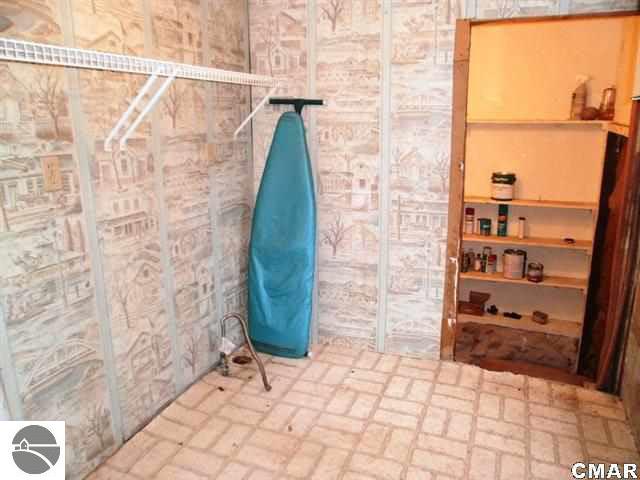 6064 West Lincoln Road Elwell, MI 48832 - Photo 16 of 25 1769579-15.JPG
