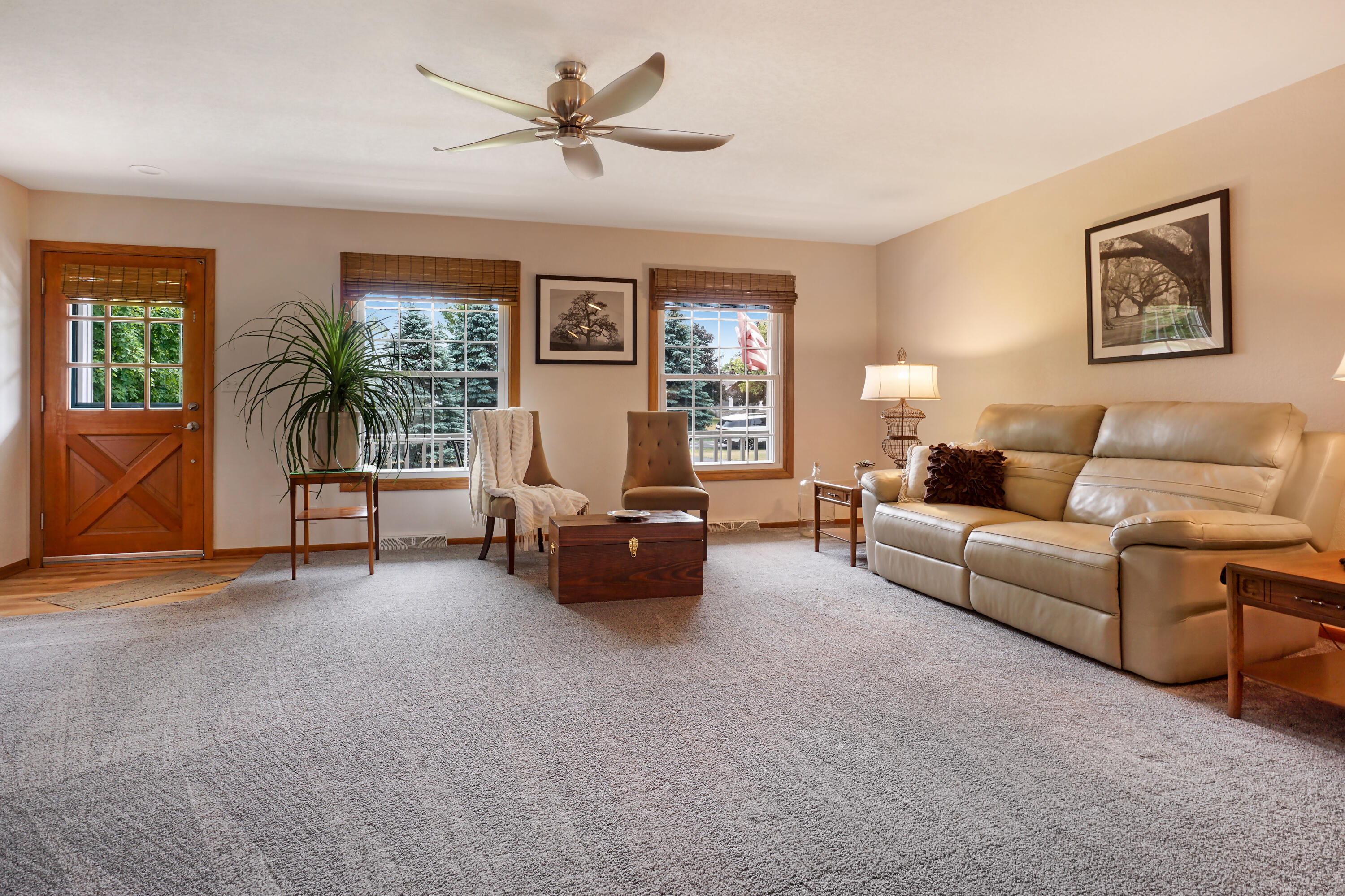 1674 Maple Dale Road Trenton, WI 53090 - Photo 5 of 39 Living Room