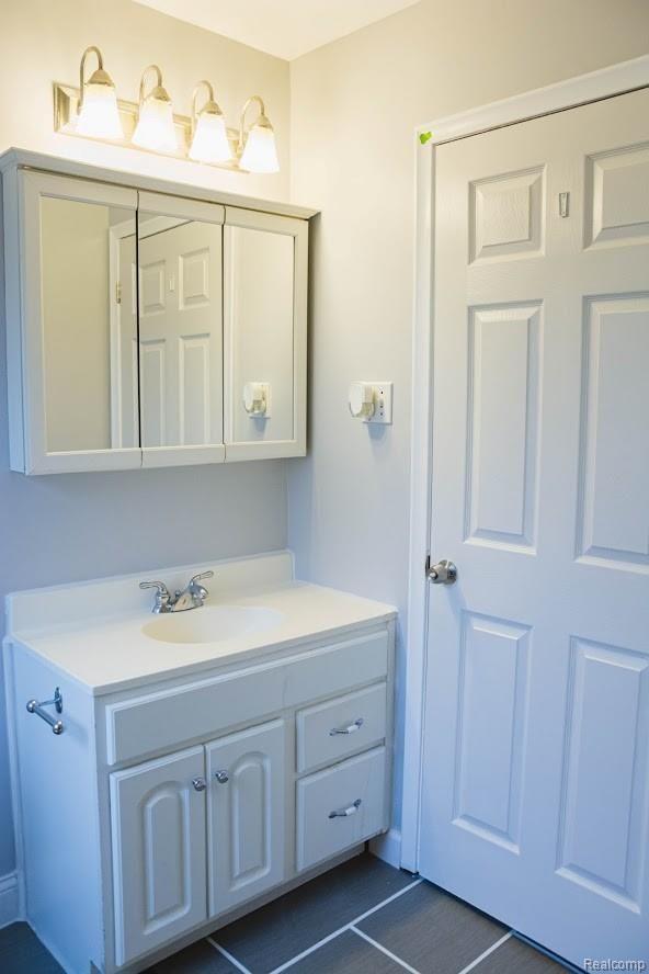 32237 Baintree Road Farmington, MI 48334 - Photo 30 of 36 32237 Baintree Rd realESTATE-60.jpg