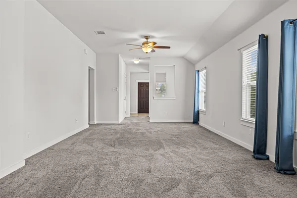 $2,095 | 5800 Marostica Lane, Unit 70, Round Rock, TX 78665