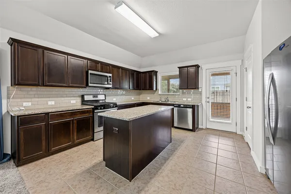 $2,095 | 5800 Marostica Lane, Unit 70, Round Rock, TX 78665