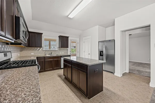 $2,095 | 5800 Marostica Lane, Unit 70, Round Rock, TX 78665