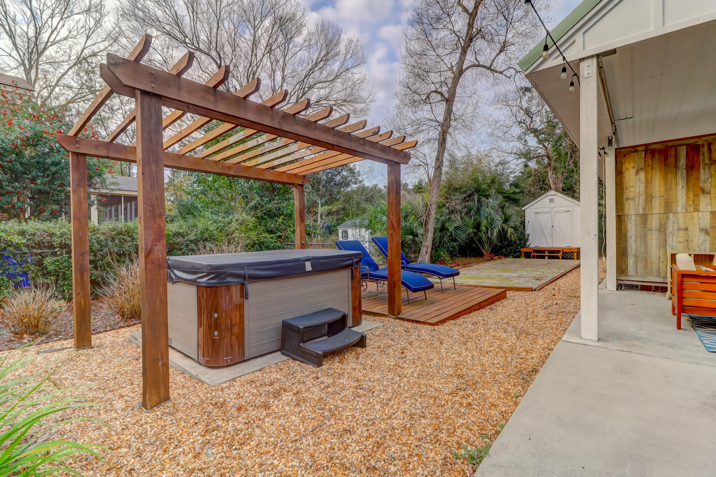 122 Folly Road Charleston, SC 29407 - Photo 11 of 48 122 Folly (17)