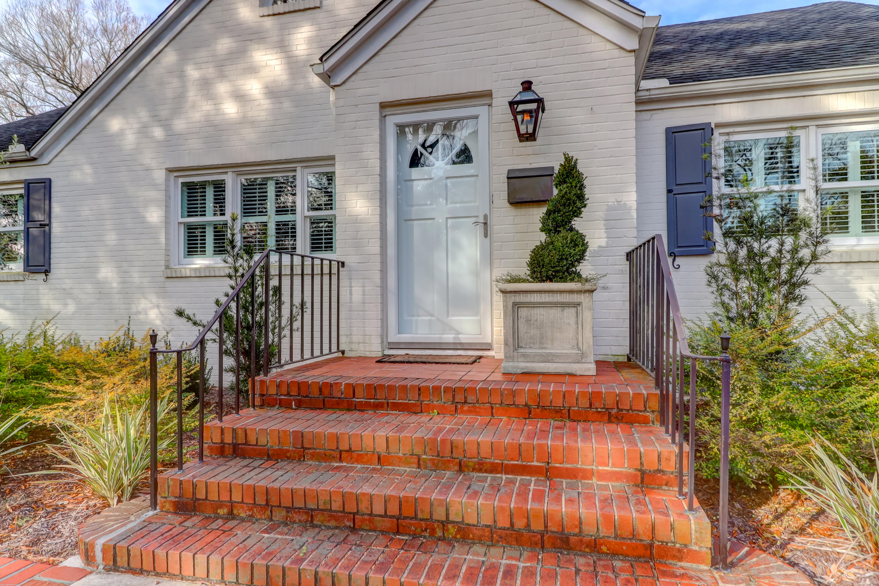 122 Folly Road Charleston, SC 29407 - Photo 3 of 48 122 Folly (4)