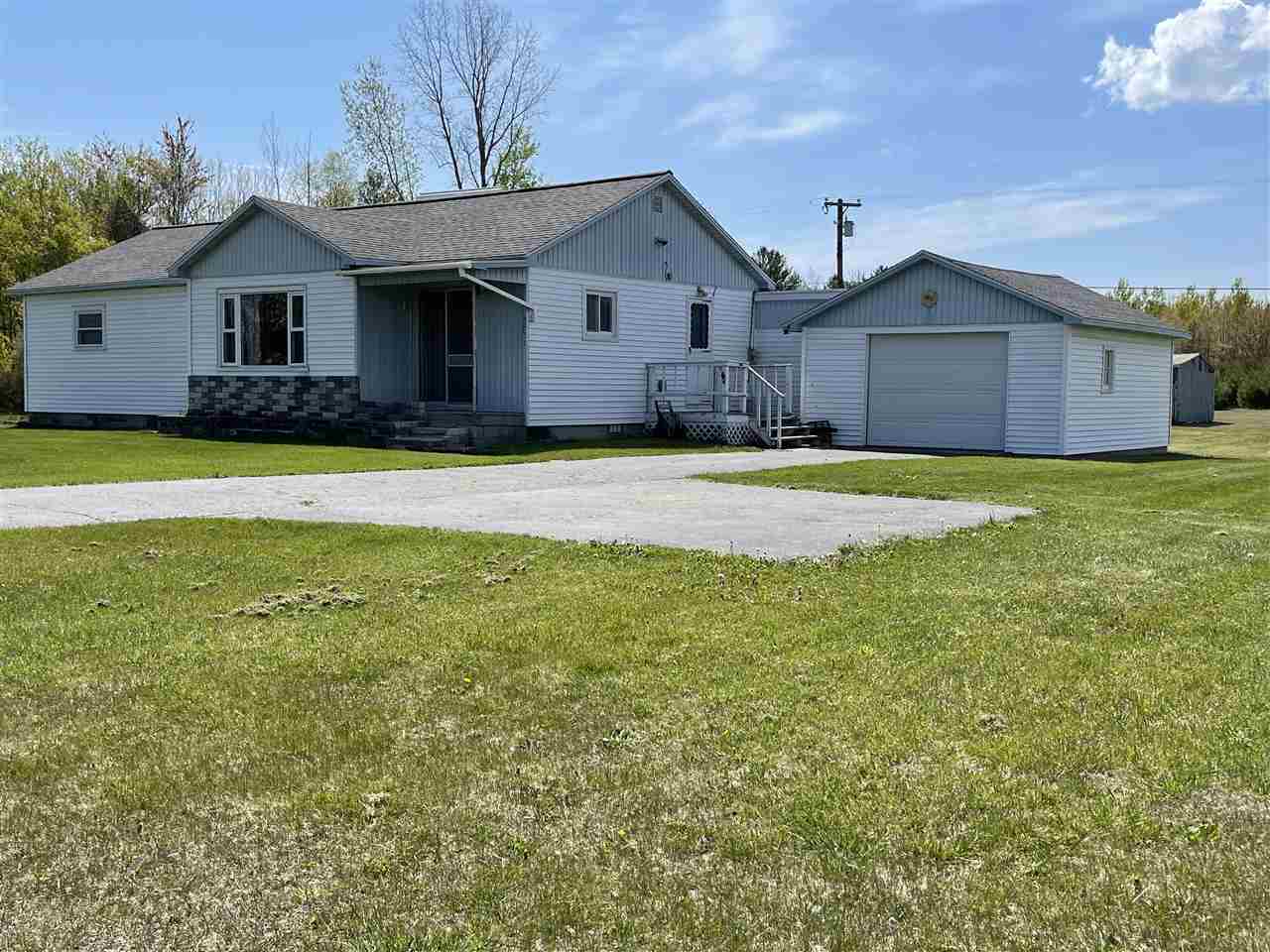 3831 Worth Road Pinconning, MI 48650 - Photo 8 of 36 1887473-7.JPG
