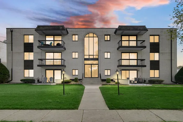 $175,000 | 5715 129th Street, Unit 1C, Crestwood, IL 60418