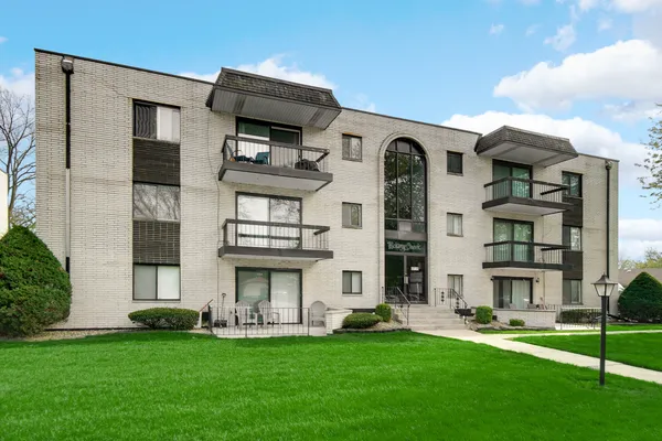 $175,000 | 5715 129th Street, Unit 1C, Crestwood, IL 60418