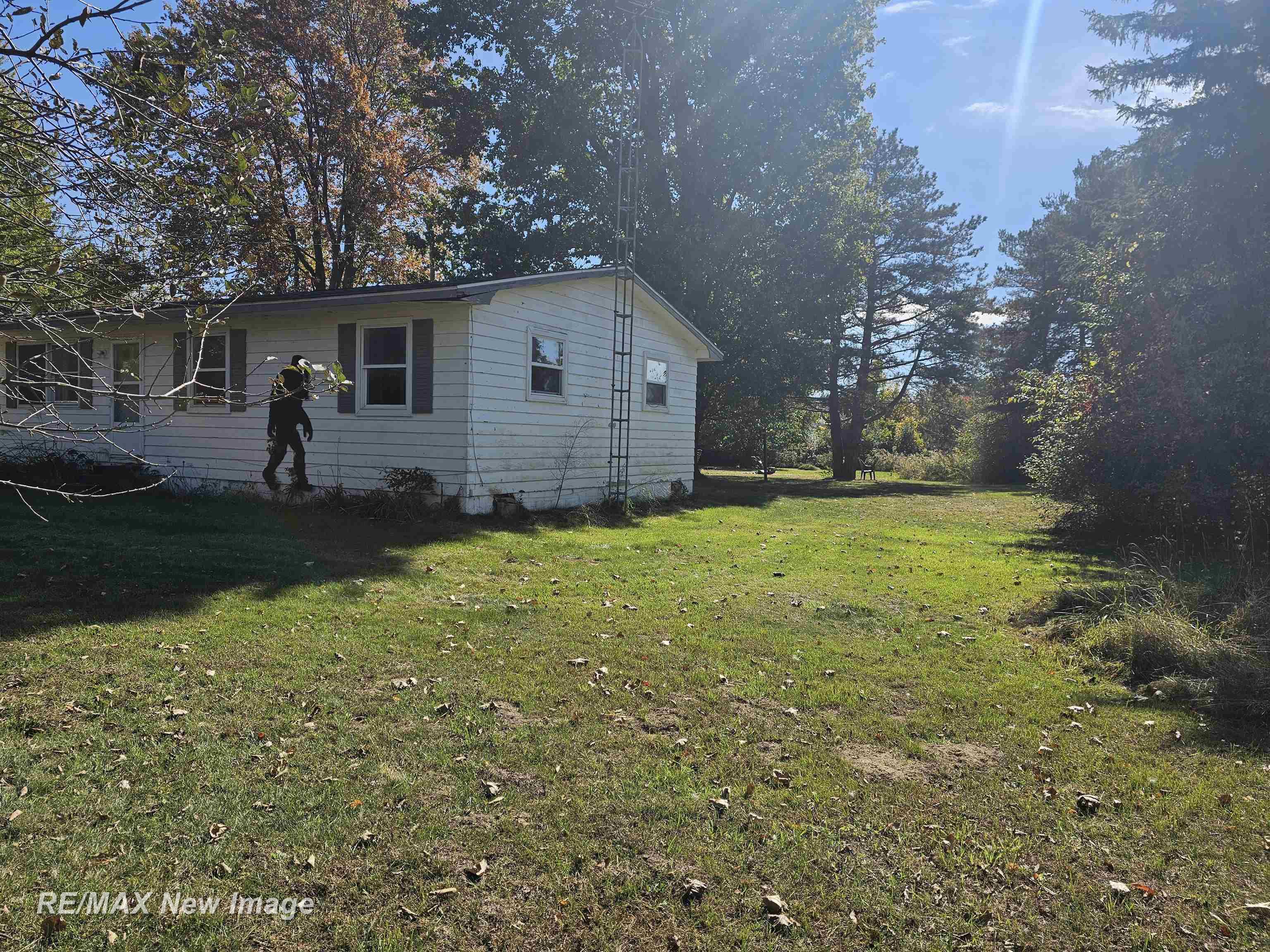 6495 Murphy Lake Road Millington, MI 48746 - Photo 4 of 38 50158327-8158288f-5e77-436f-b241-b8a18f4714ea.JPG
