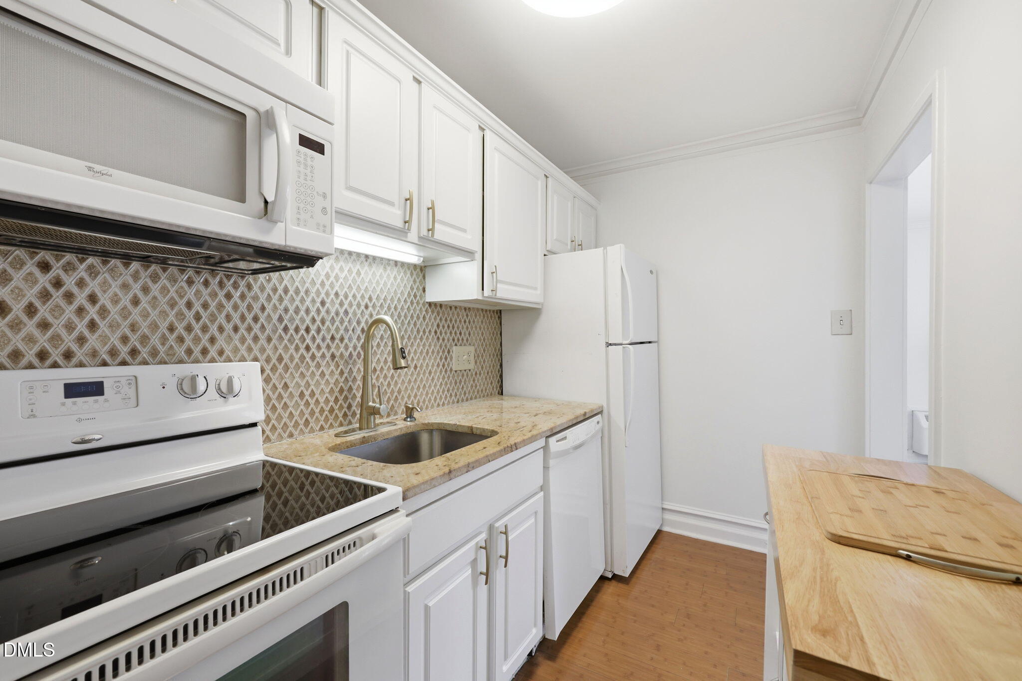 635 Daniels Street, Unit A Raleigh, NC 27605 - Photo 13 of 39 24-web-or-mls-IMG_0240