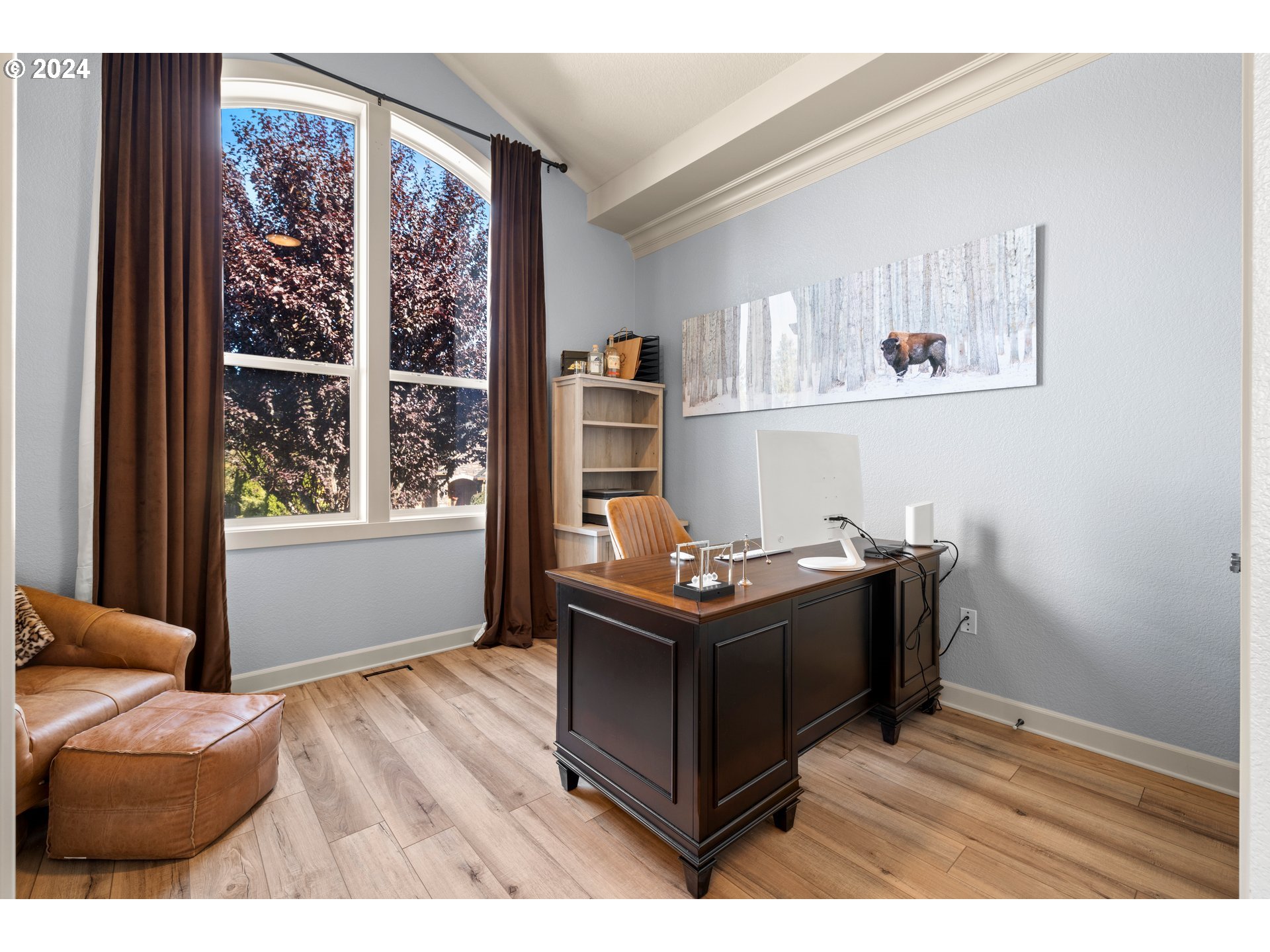 606 Northwest 24th Circle Camas, WA 98607 - Photo 20 of 48 a room with furniture and a window