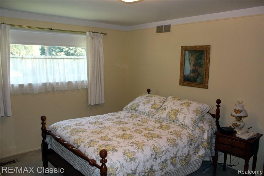 43050 Arlington Road Canton, MI 48187 - Photo 14 of 22 Master Bedroom