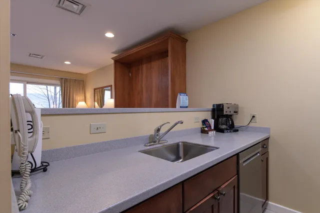 $72,000 | 254-256 Qtr I Jackson Gore Inn, Ludlow, VT 05149