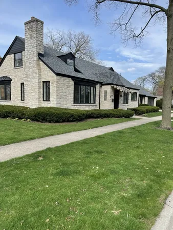 $2,100,000 | 1503 Clinton Place, River Forest, IL 60305