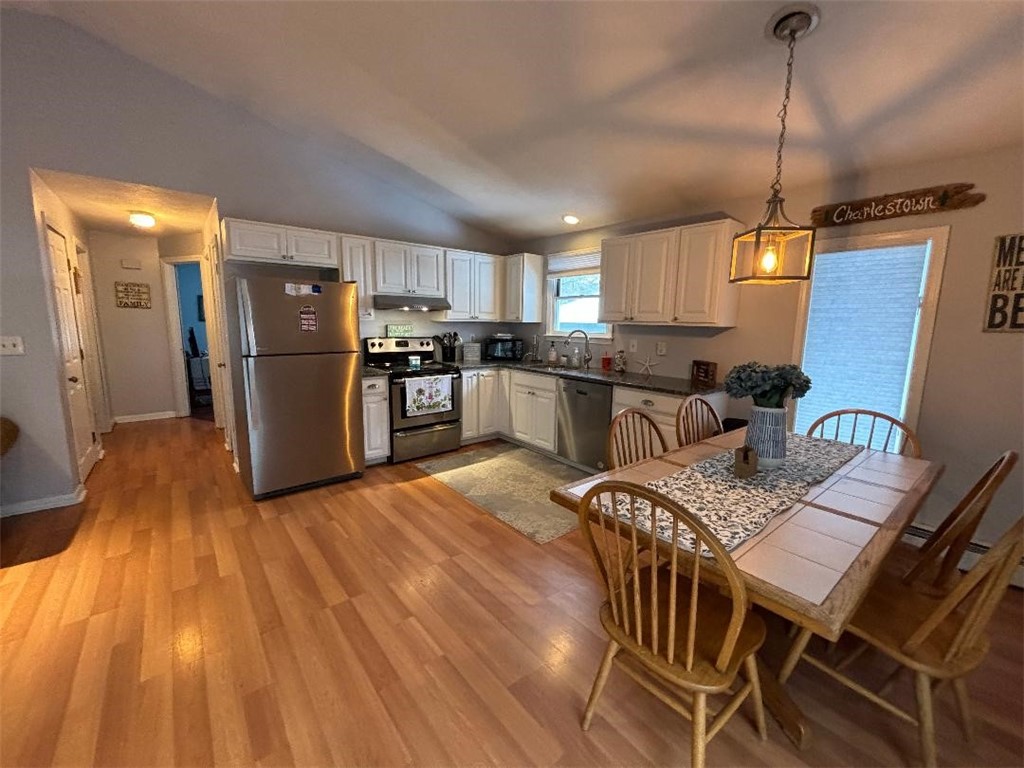 75 Hemlock Road South Kingstown, RI 02879 - Photo 12 of 32