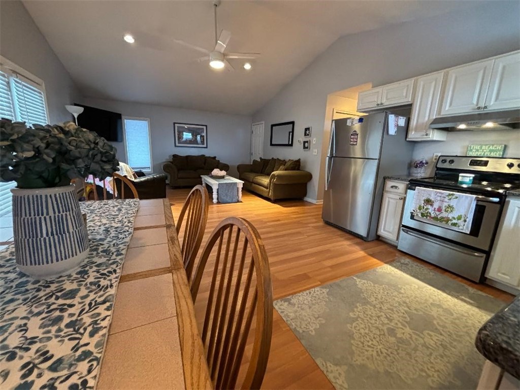 75 Hemlock Road South Kingstown, RI 02879 - Photo 13 of 32