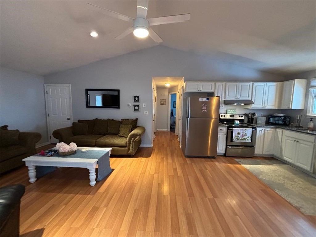 75 Hemlock Road South Kingstown, RI 02879 - Photo 15 of 32