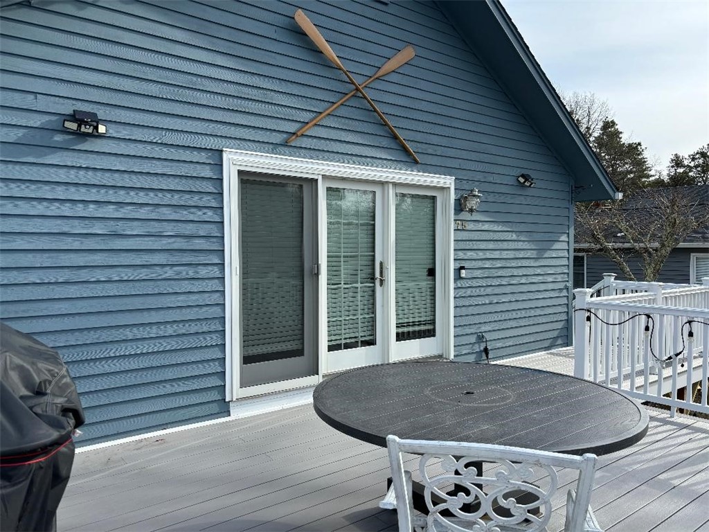 75 Hemlock Road South Kingstown, RI 02879 - Photo 2 of 32