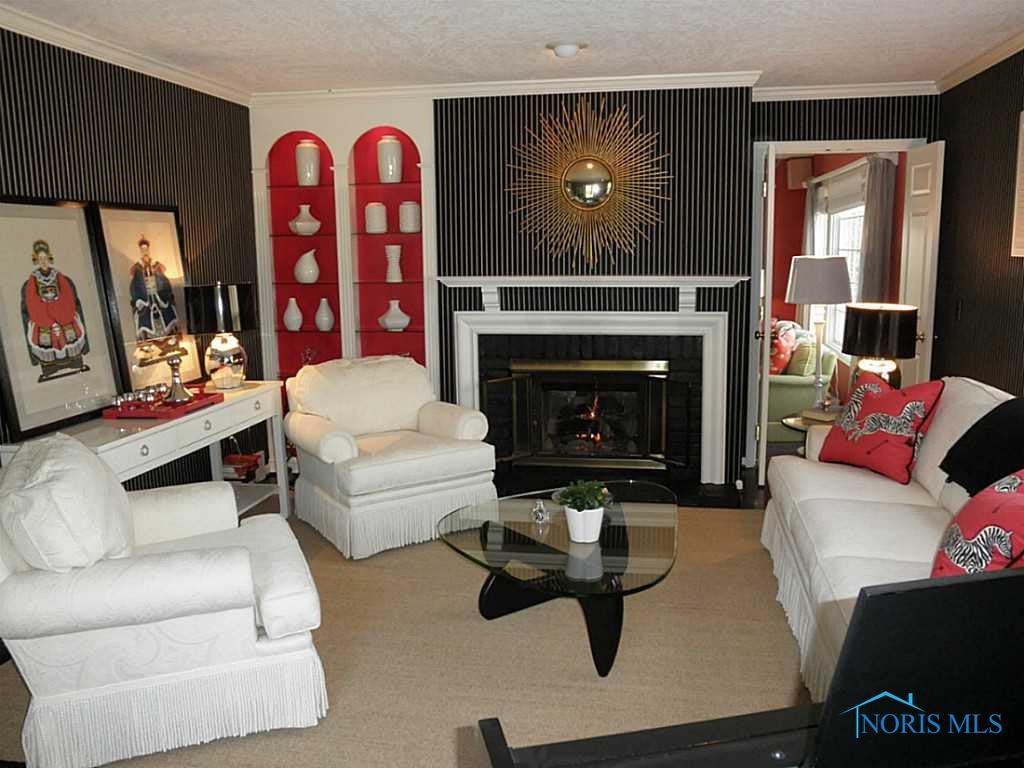 2805 Riva Ridge Road Toledo, OH 43615 - Photo 4 of 20 Living Room.
