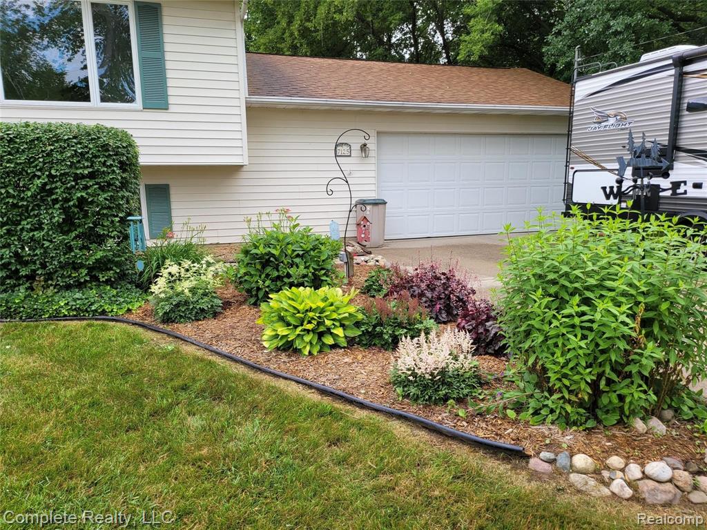 7125 Center Road Mount Morris, MI 48458 - Photo 4 of 35