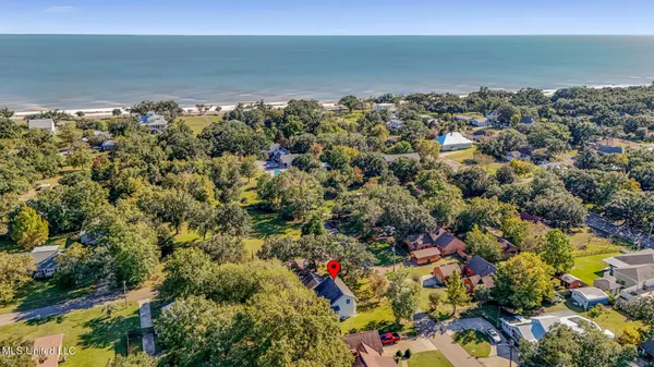 $279,000 | 109 South Wright Avenue, Long Beach, MS 39560