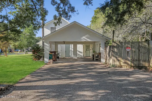 $289,000 | 109 South Wright Avenue, Long Beach, MS 39560