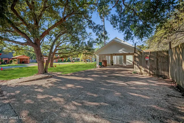 $289,000 | 109 South Wright Avenue, Long Beach, MS 39560