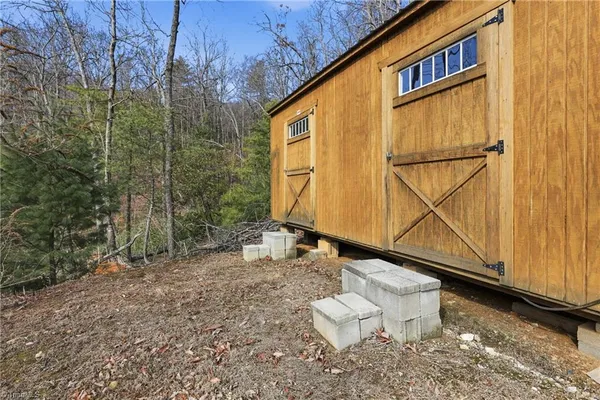 $179,000 | 840 Summit Ridge Road, Purlear, NC 28665