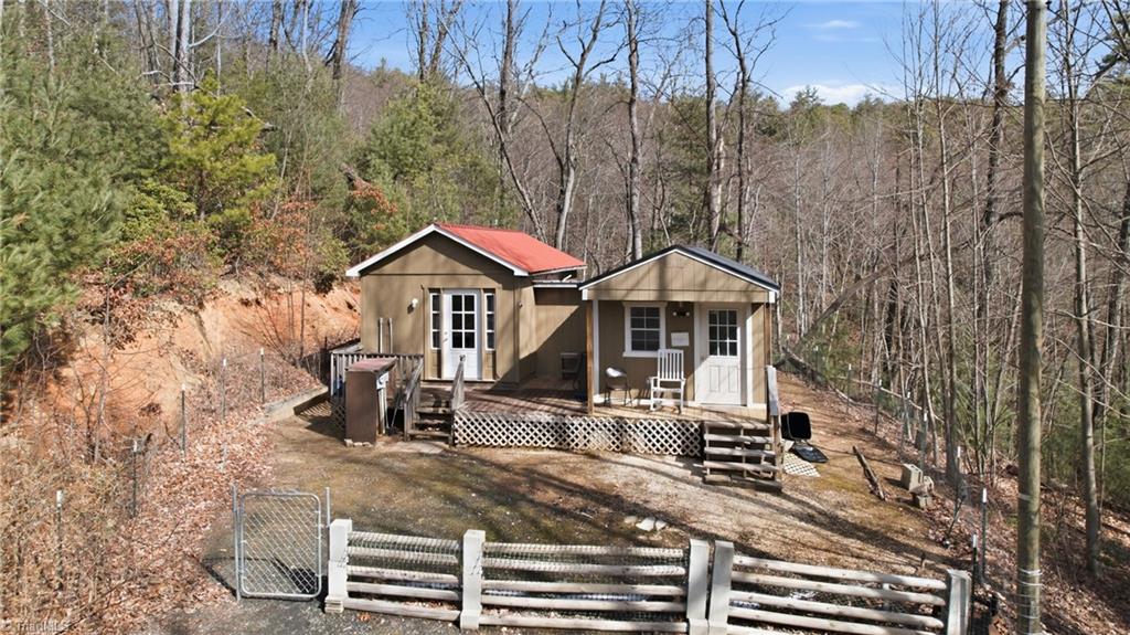 840 Summit Ridge Road Purlear, NC 28665 - Photo 2 of 26