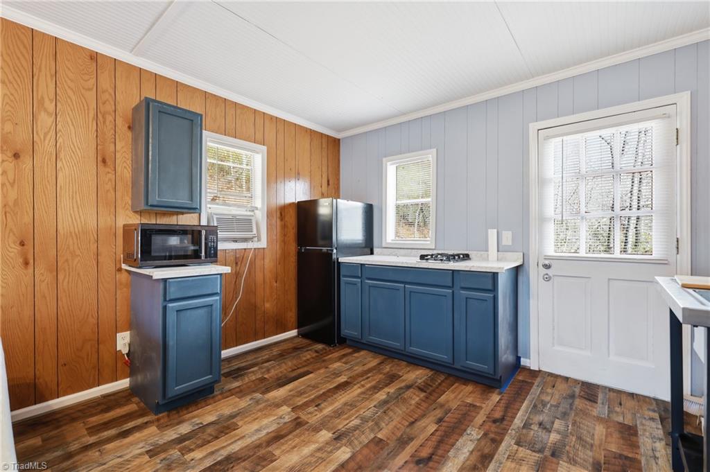 840 Summit Ridge Road Purlear, NC 28665 - Photo 8 of 26