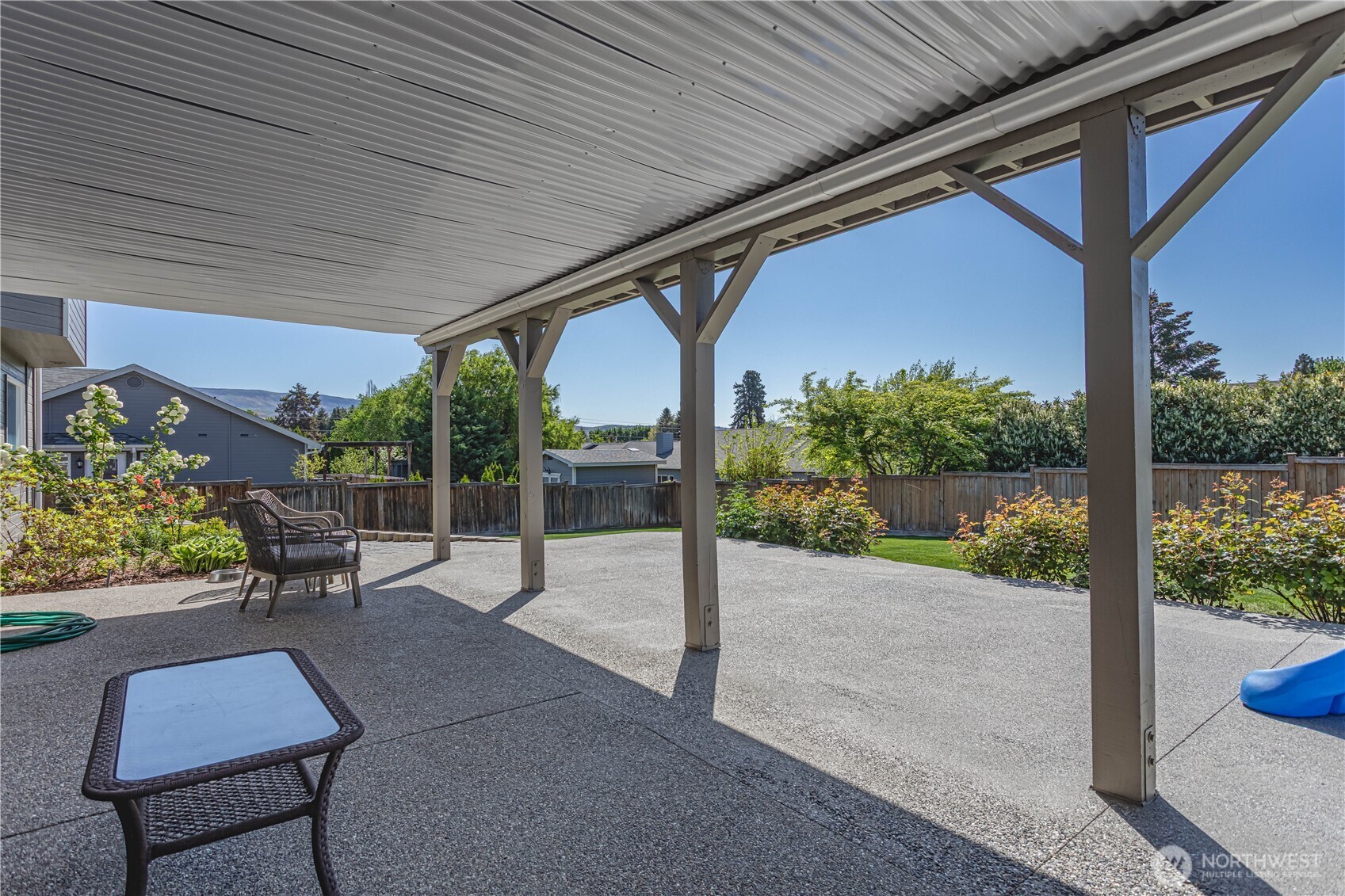 185 Fox Run Wenatchee, WA 98801 - Photo 34 of 39 a view of outdoor space with seating and garden