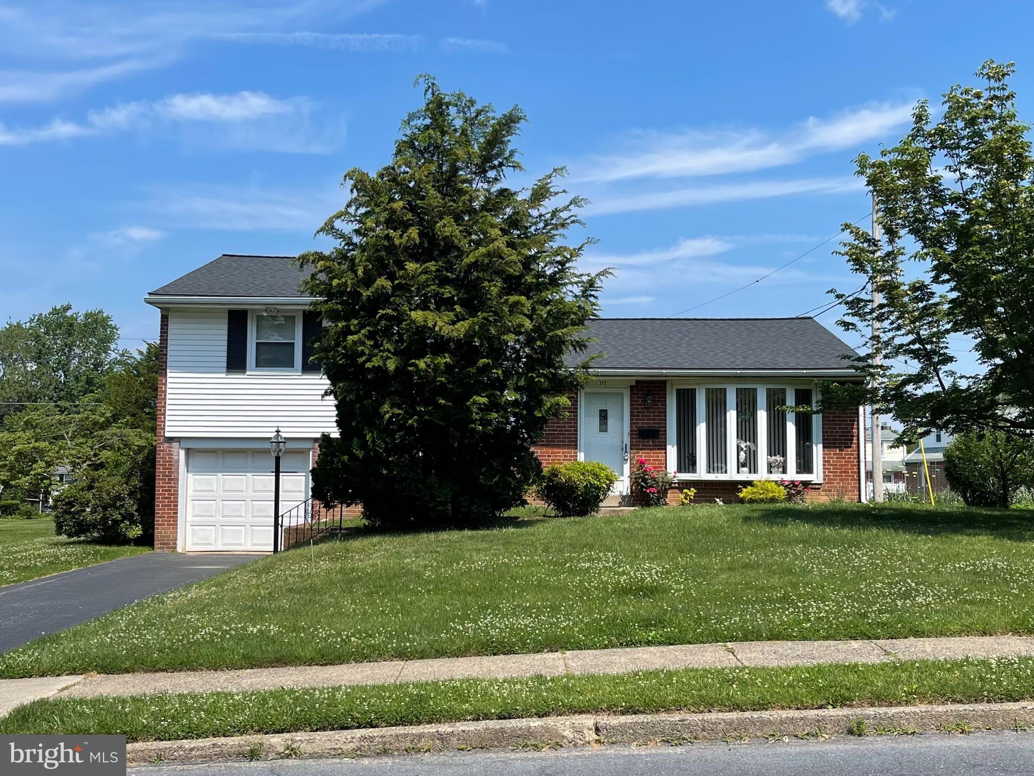 312 Candlewood Road Broomall, PA 19008 - Photo 1 of 17 Gallery Image 1