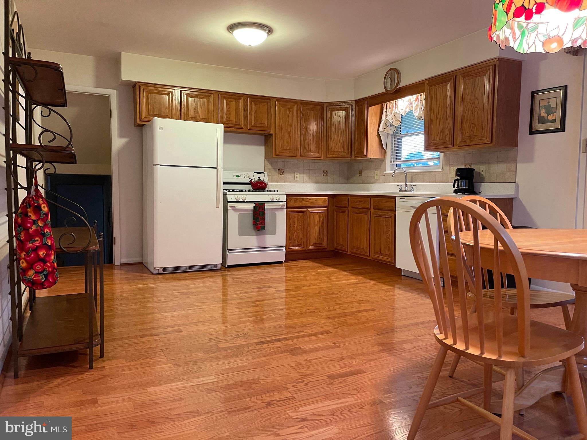 312 Candlewood Road Broomall, PA 19008 - Photo 6 of 17 Gallery Image 6