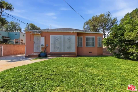 $899,999 | 3810 Olmsted Avenue, Los Angeles, CA 90008