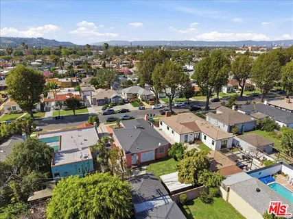 $899,999 | 3810 Olmsted Avenue, Los Angeles, CA 90008