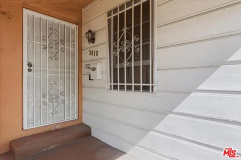 $899,999 | 3810 Olmsted Avenue, Los Angeles, CA 90008