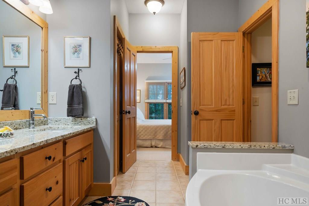 233 B Rendezvous Ridge, Unit B Cashiers, NC 28717 - Photo 9 of 13 Gallery Image 9