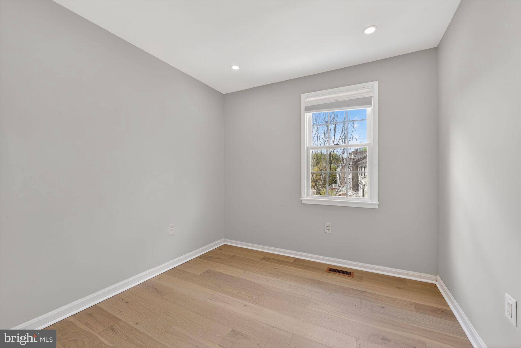 2972 Valera Court Vienna, VA 22181 - Photo 14 of 20 2nd bedroom