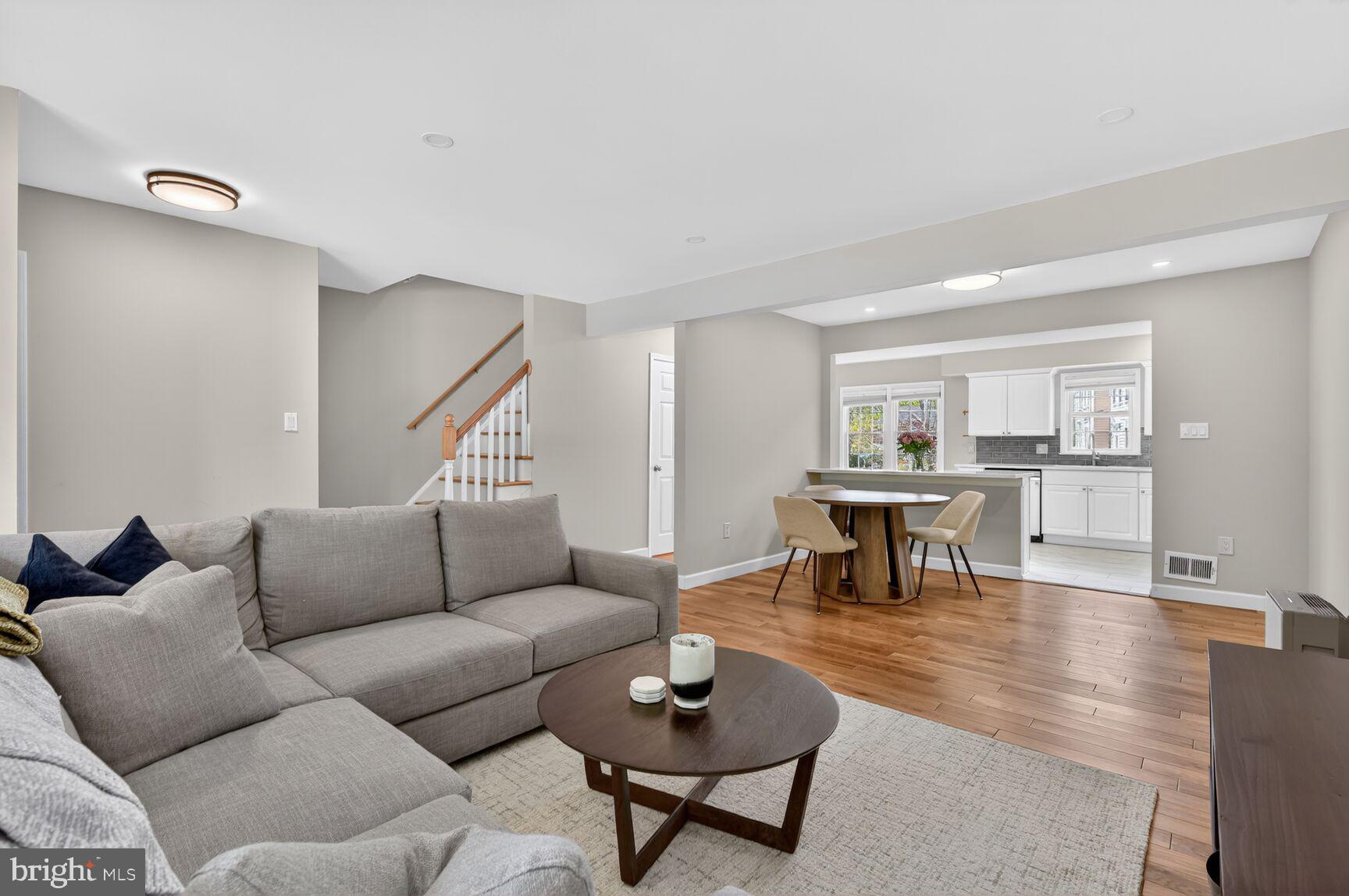 2972 Valera Court Vienna, VA 22181 - Photo 2 of 20 living room