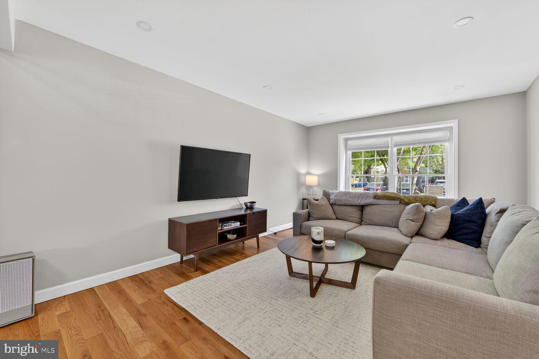 2972 Valera Court Vienna, VA 22181 - Photo 3 of 20 bay window