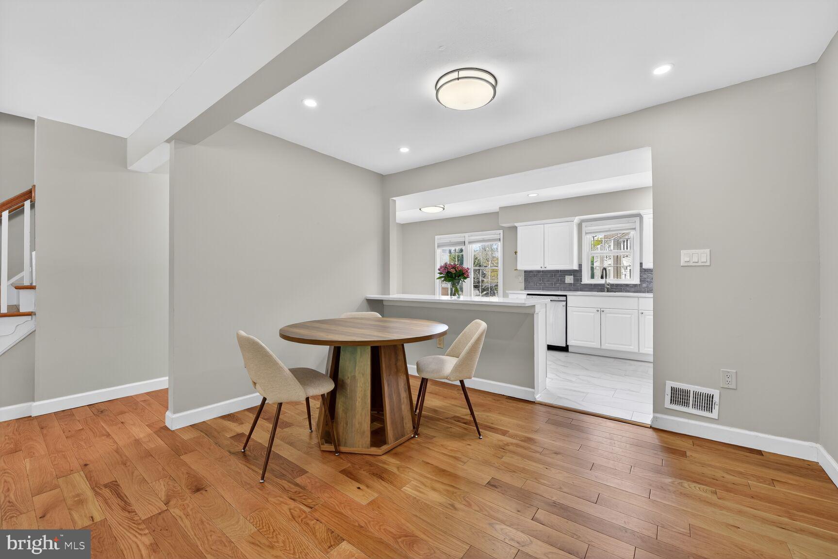 2972 Valera Court Vienna, VA 22181 - Photo 4 of 20 dining room