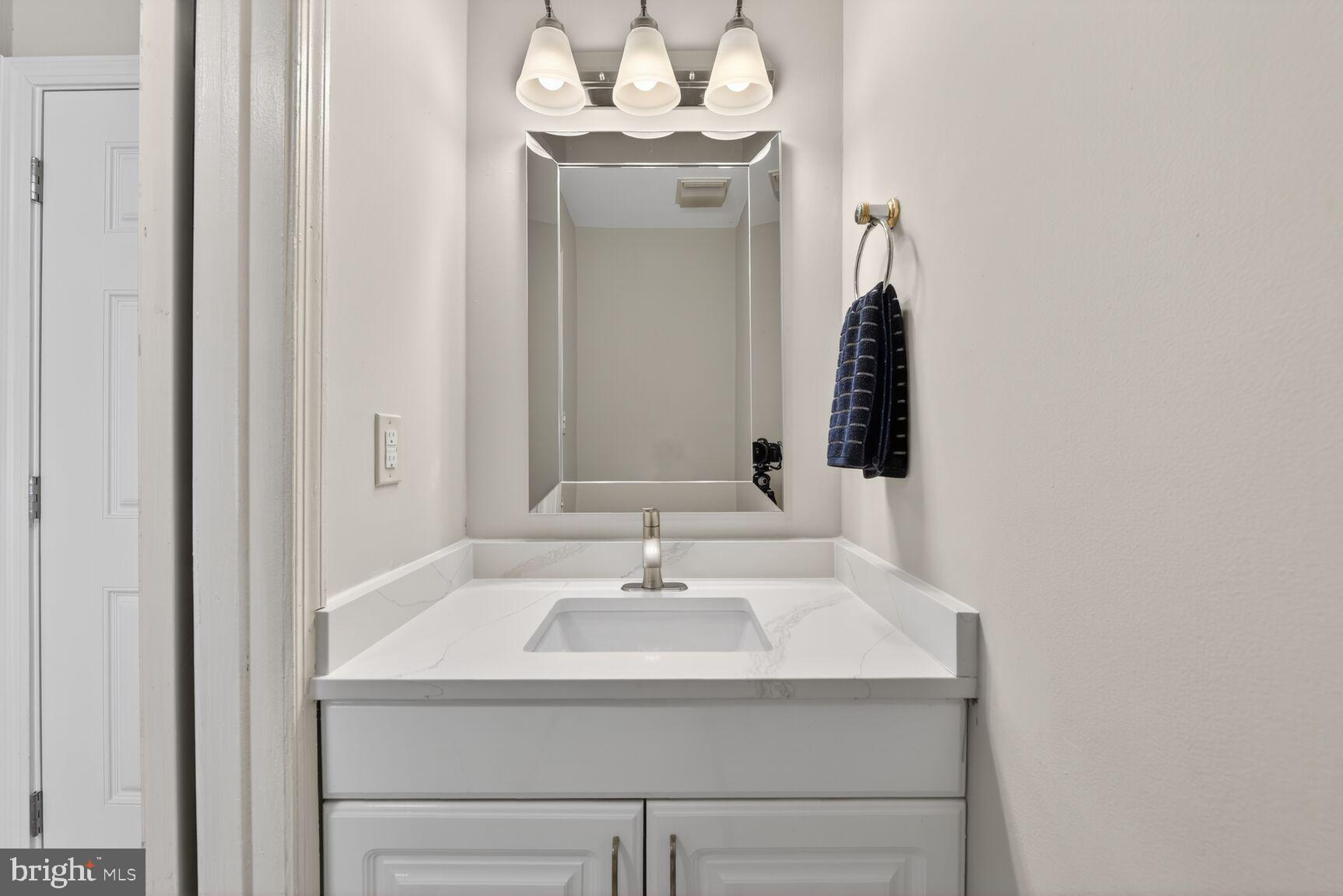 2972 Valera Court Vienna, VA 22181 - Photo 6 of 20 powder room