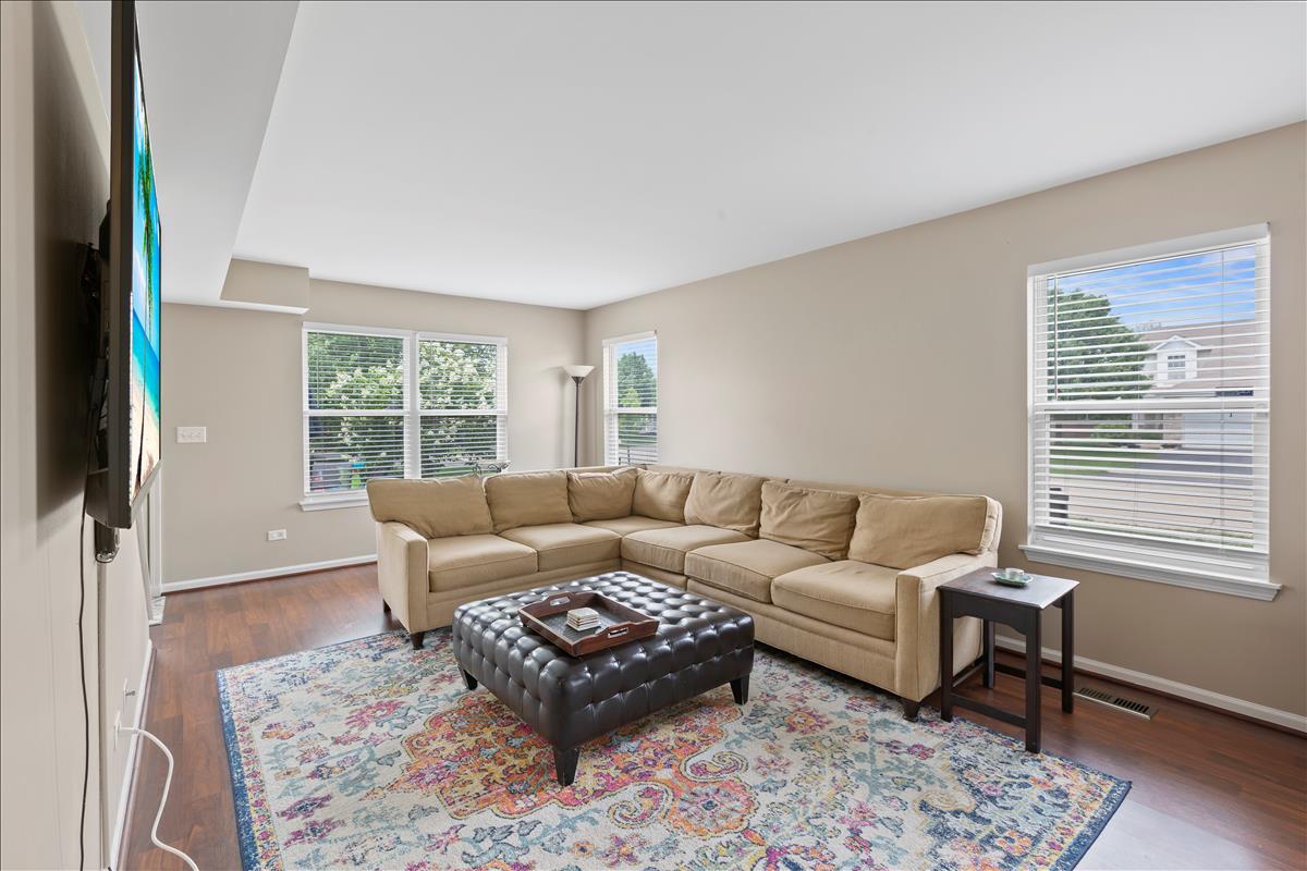 3727 Mustang Road Joliet, IL 60435 - Photo 5 of 18